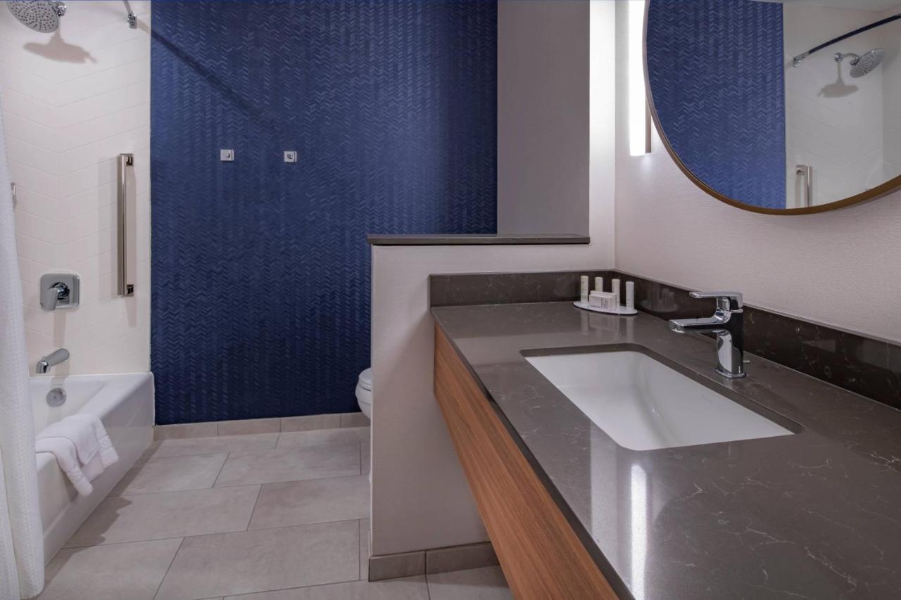 Hotel Fairfield & By Marriott 3*