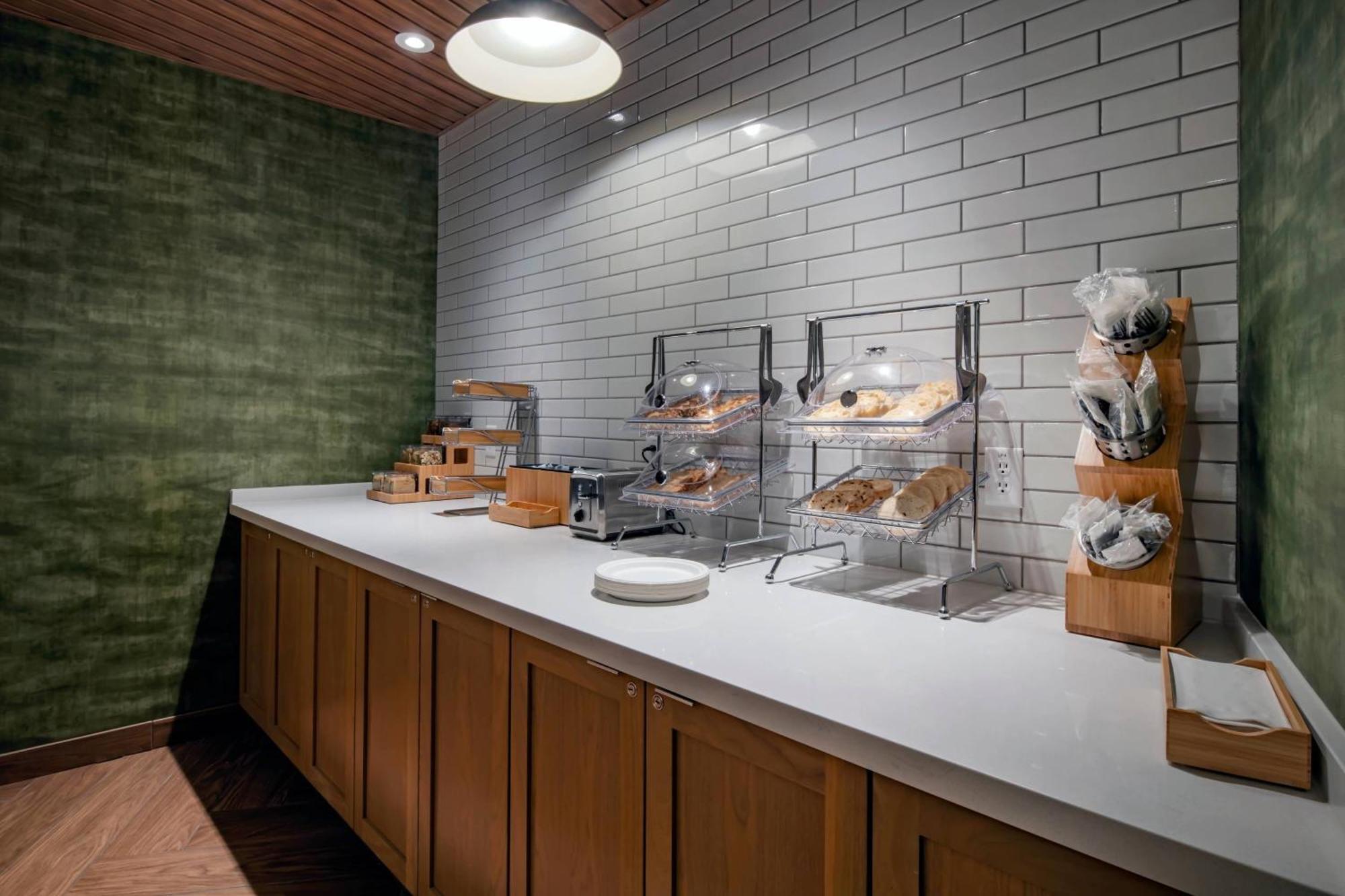 Fairfield & By Marriott 3*